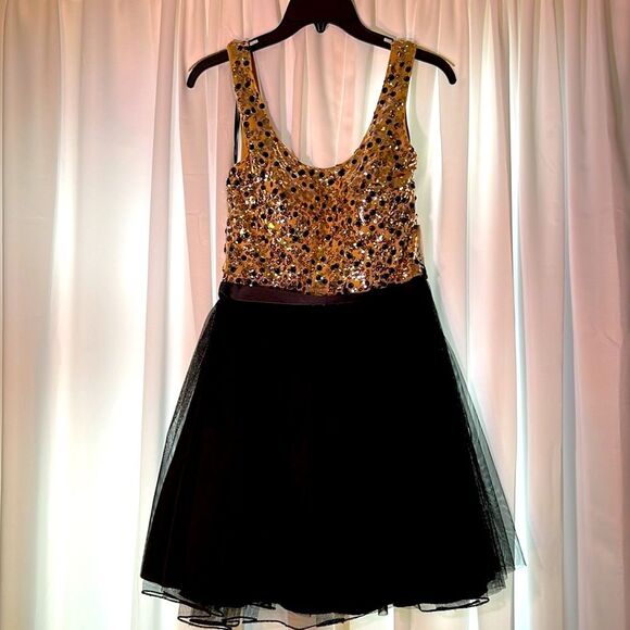 NWT Jodi Kristopher Gold Sequin/Black Tuille Formal Dress - Picture 1 of 6